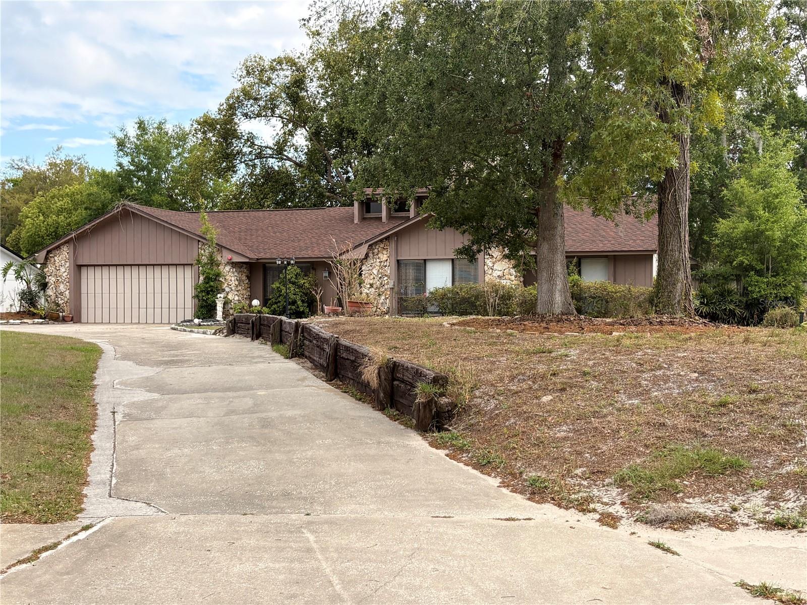 4504 CRIMSON — photo 2